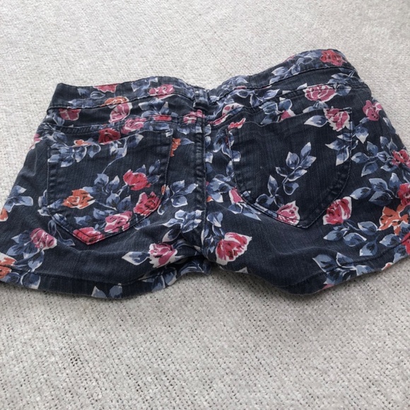 Vintage size 26 Brody flowery short shorts by bootlegger. - Picture 5 of 6